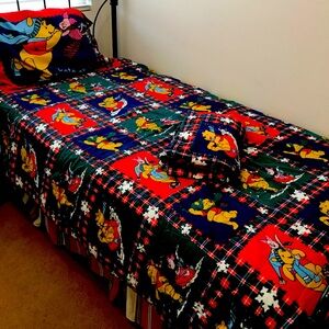 Disney Winnie the Pooh, Tigger, twin comforter, and sheet set ready to ship